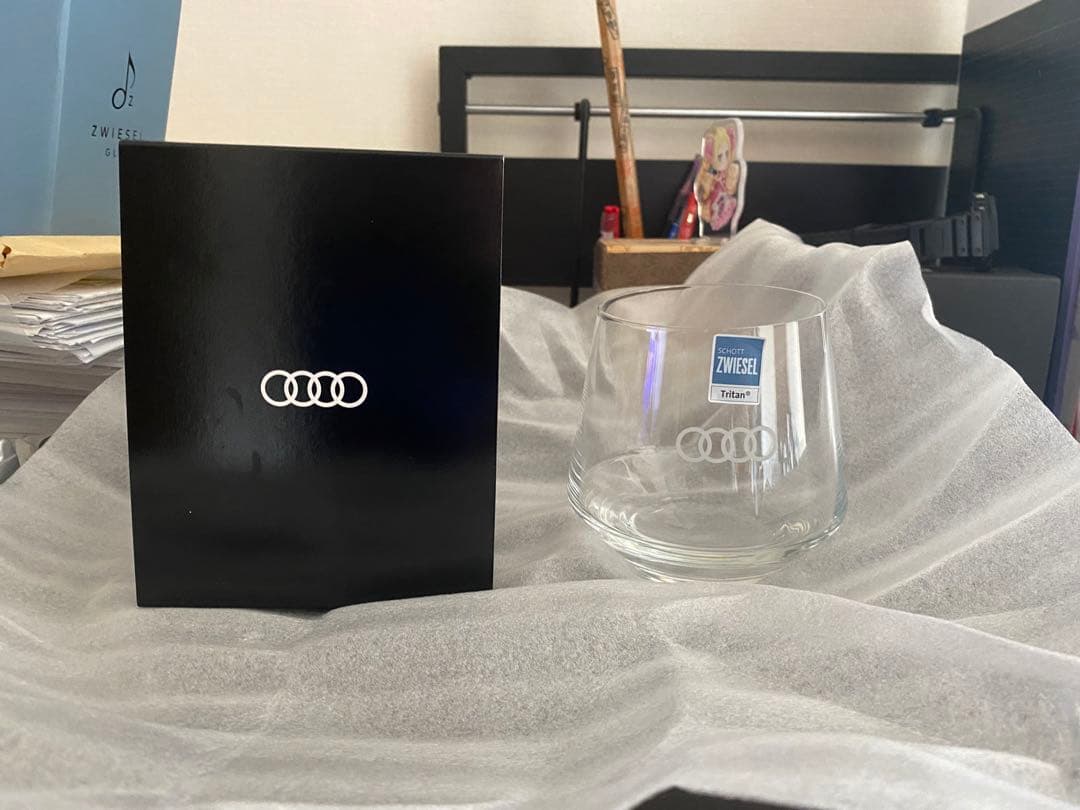 1.バッグ2.レインコート3.グラス×2 4.マグカップ5.キーホルダー×2