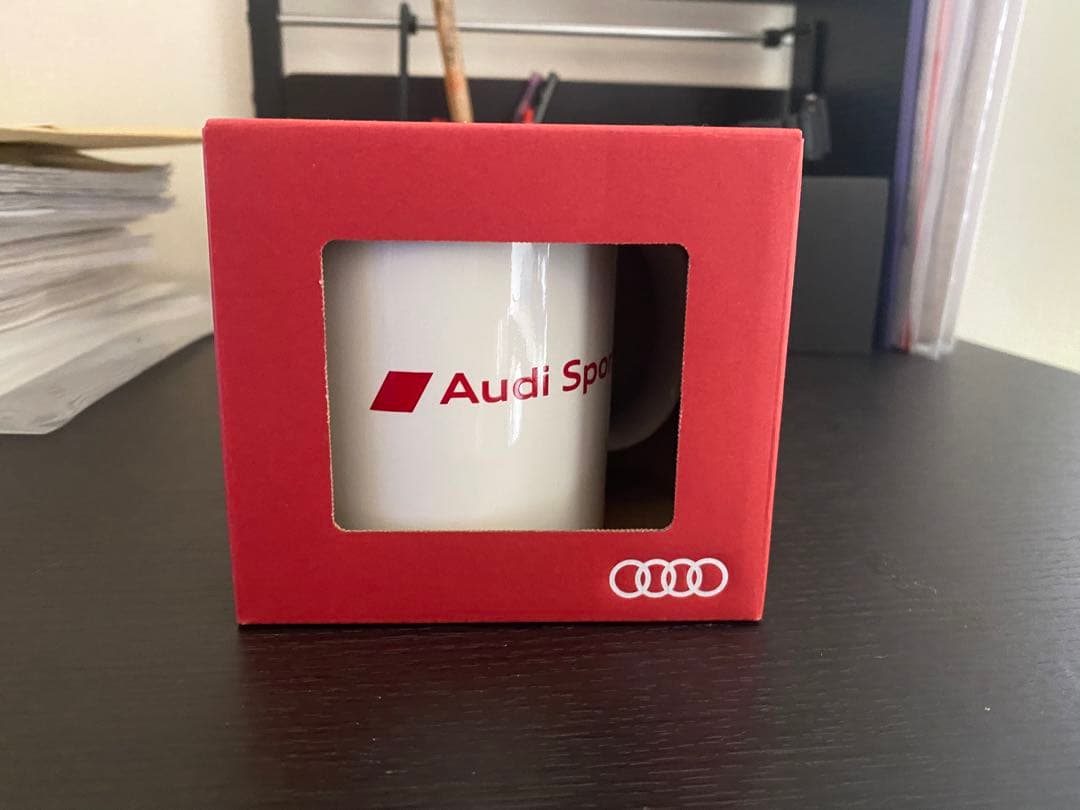 1.バッグ2.レインコート3.グラス×2 4.マグカップ5.キーホルダー×2