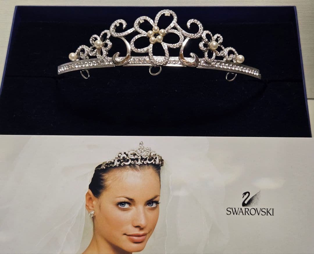 Swarovski クリスタル　プリンセス ティアラ