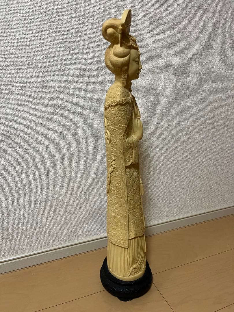 中国風の皇帝と皇后のペアの象牙風の練り物