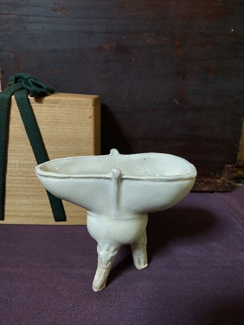 磁州窯　 白磁   爵形盃　　　無疵完品