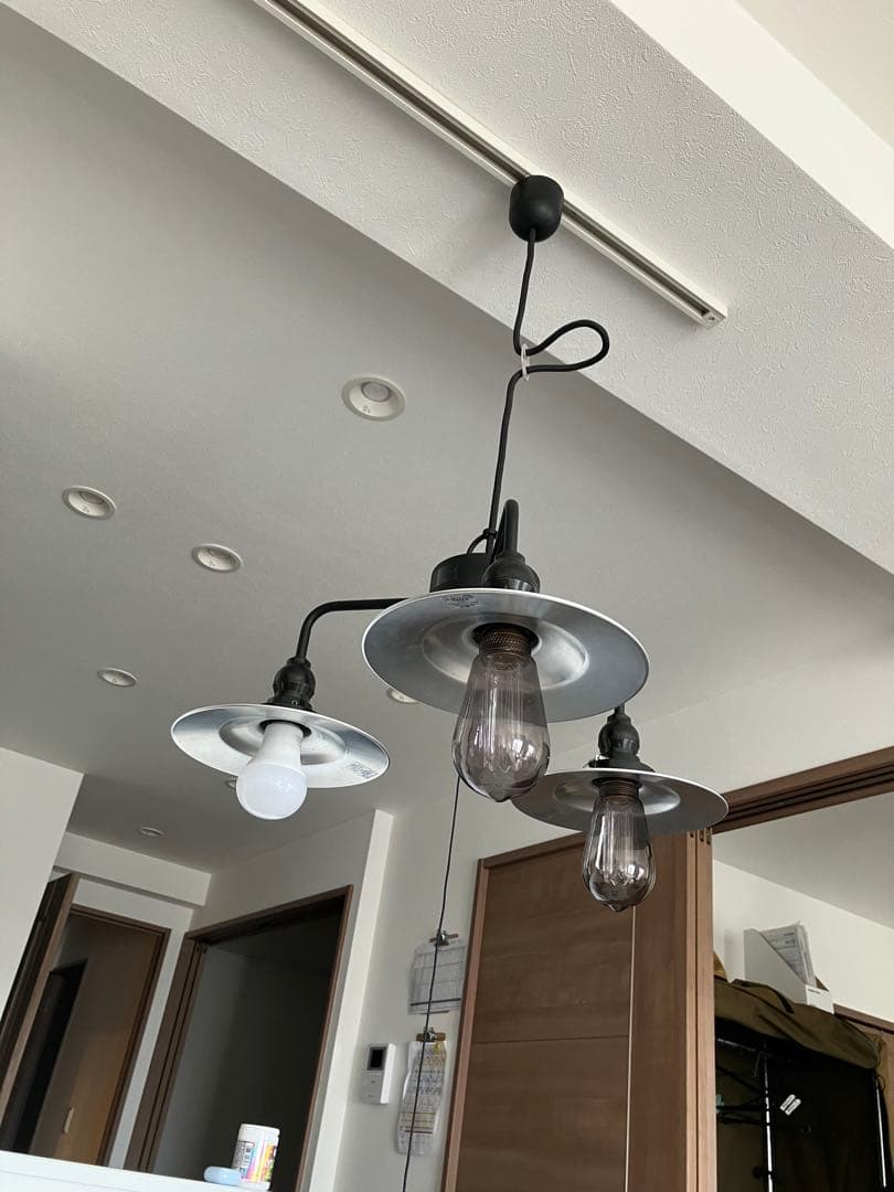 後藤照明　GLF3142 アルミシェード3灯ペンダントライト