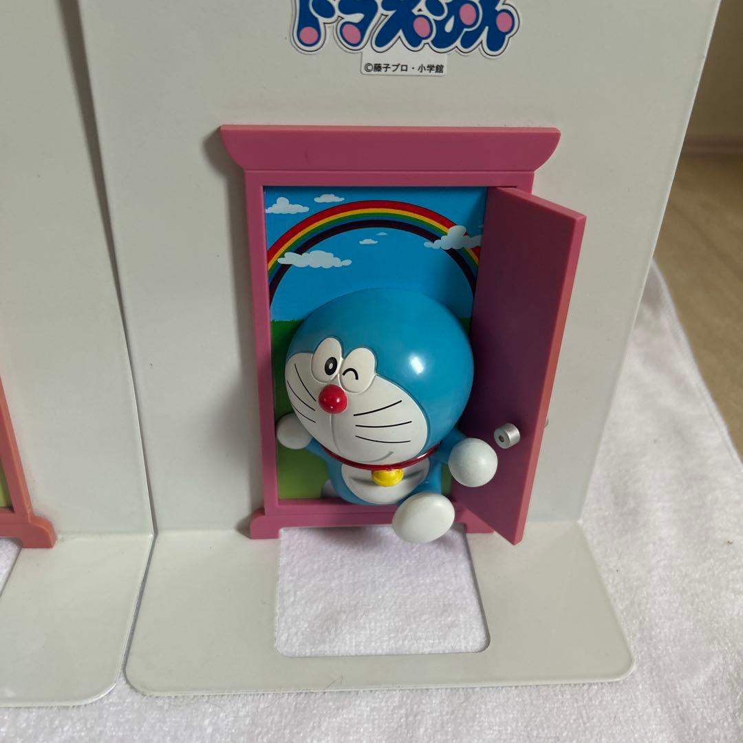 ❣️限定セール❣️藤子プロ ドラえもん どこでもドア ブックスタンド ブックエンド