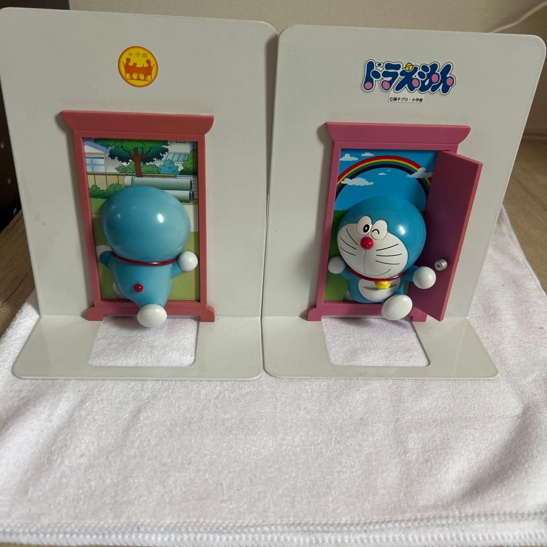 ❣️限定セール❣️藤子プロ ドラえもん どこでもドア ブックスタンド ブックエンド