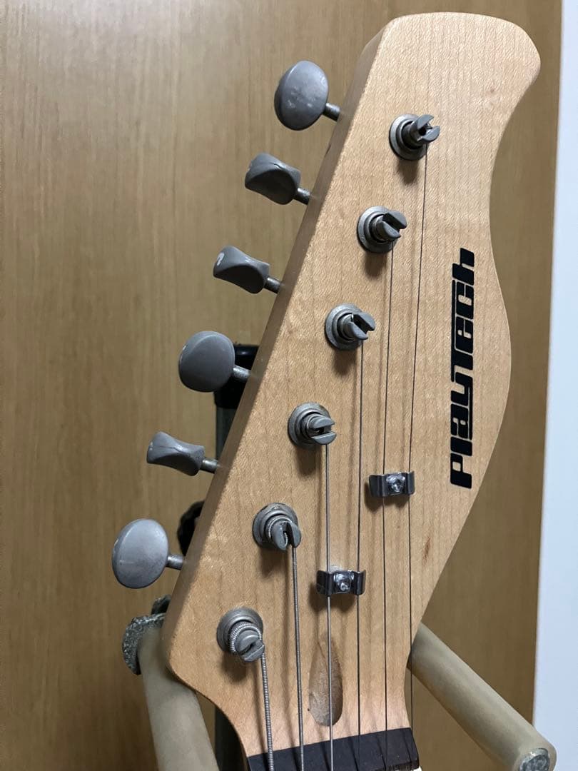 ストラトキャスタータイプ エレキギター ホワイト　プレイテックST250Ⅱ改