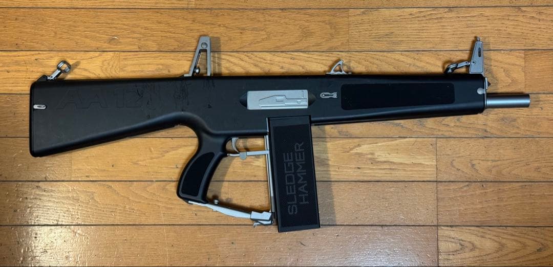 東京マルイ　電動フルオートショットガン　AA-12 予備マガジン付