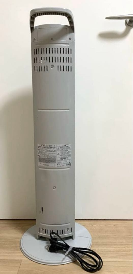 コロナ　Slim Carbon 電気ヒーター　2019年製