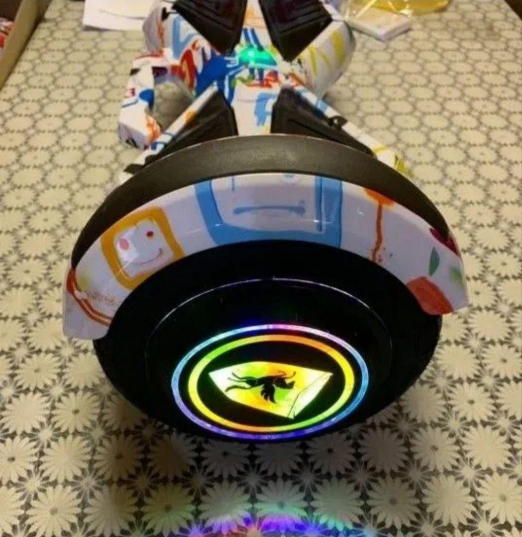 ☆カラフル 電動スケボー セグウェイ LEDライト付☆