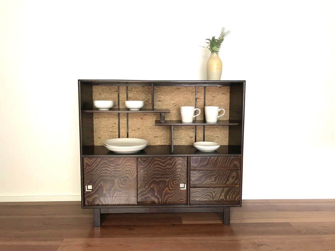 【メンテ済】小降りなビンテージの収納棚　サイドボード　本棚　食器棚