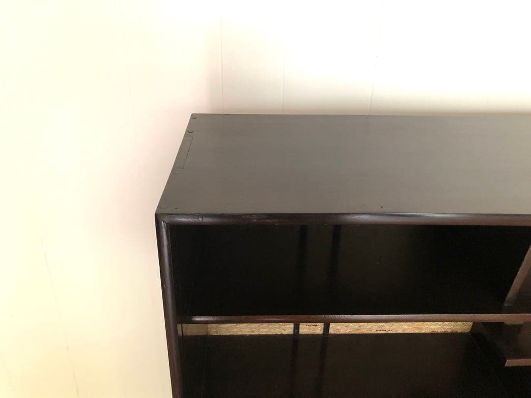 【メンテ済】小降りなビンテージの収納棚　サイドボード　本棚　食器棚