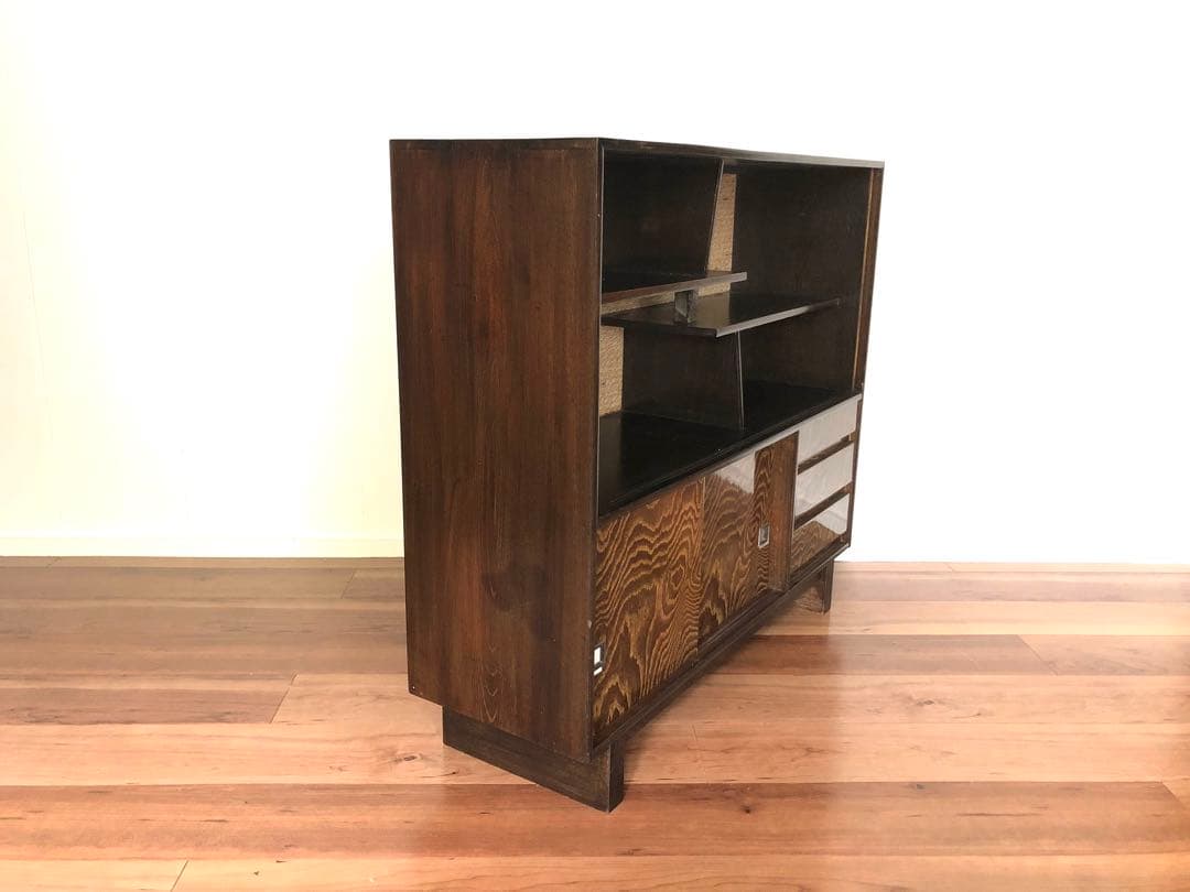 【メンテ済】小降りなビンテージの収納棚　サイドボード　本棚　食器棚