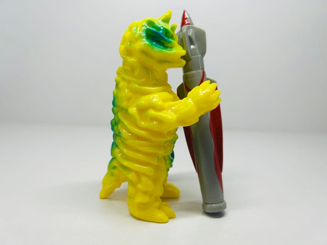 ベアモデル　シーボーズ　ロケット　ミサイル　ソフビ 黄色　怪獣　ウルトラマン