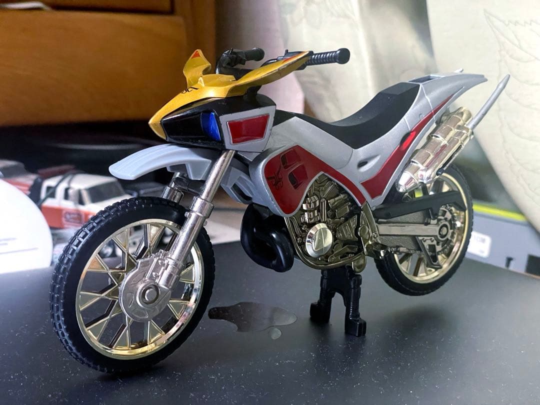 クウガ　ビートゴウラム　トライチェイサー2000