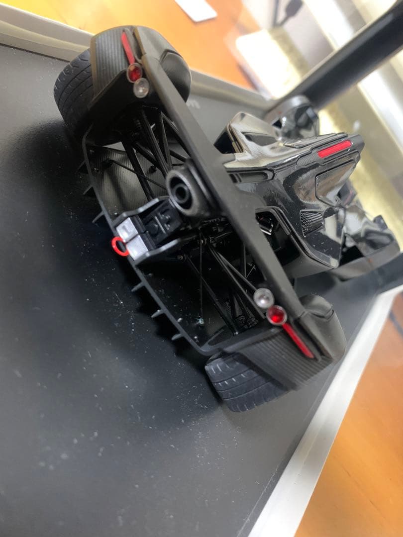 オートアート　1/18 BAC mono ミニカー　ブラック/カーボン仕様