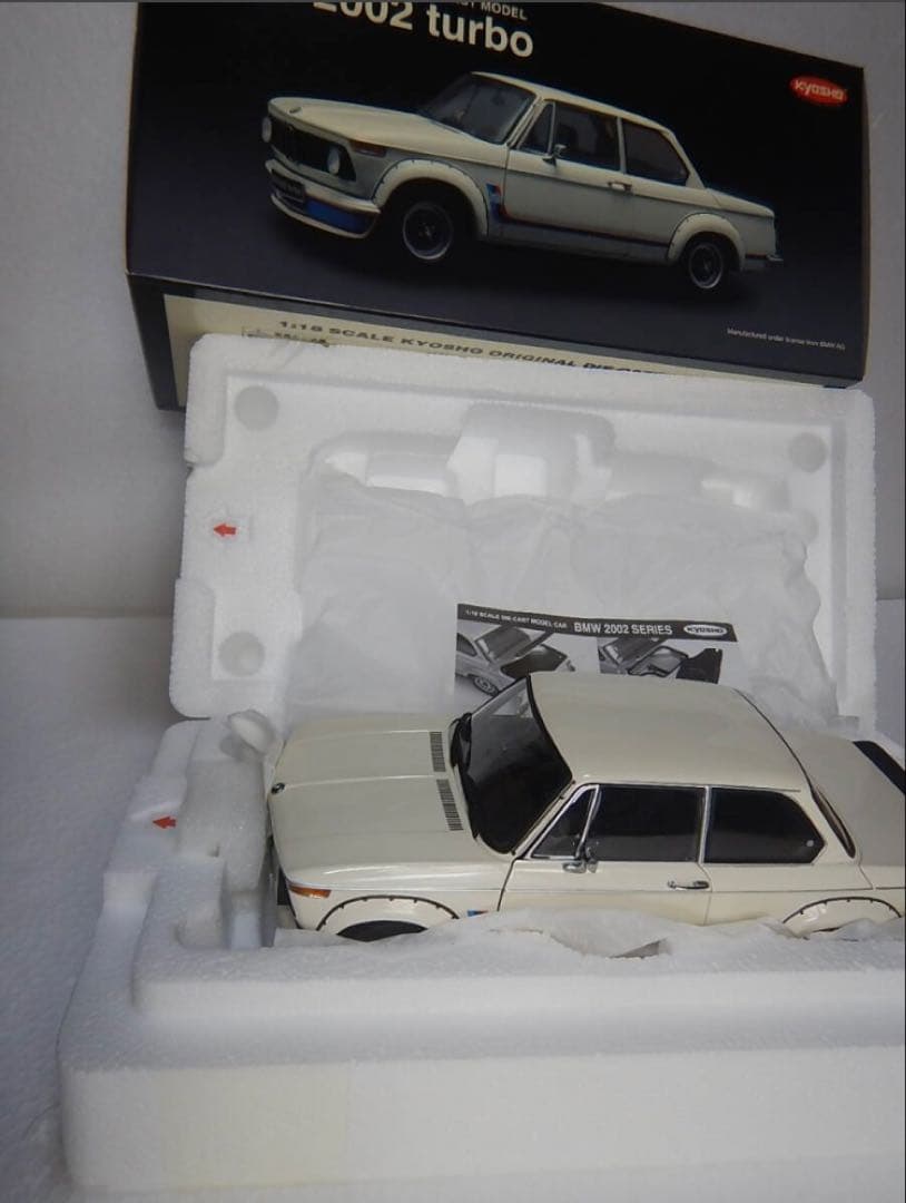 KYOSHO 1/18 BMW 2002turbo （White)絶版稀少モデル