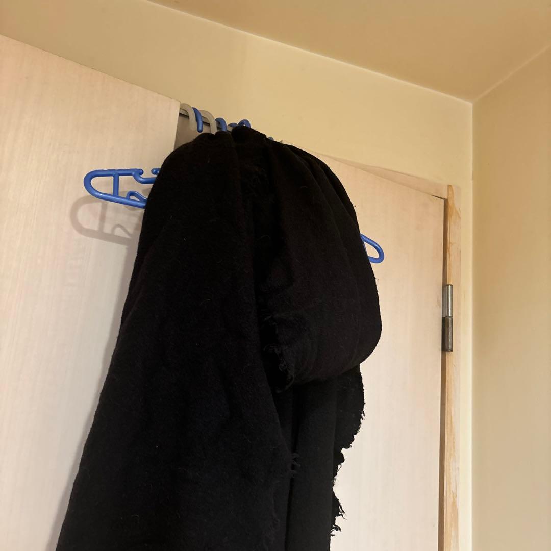 ファリエロサルティ　黒　ロングマフラー