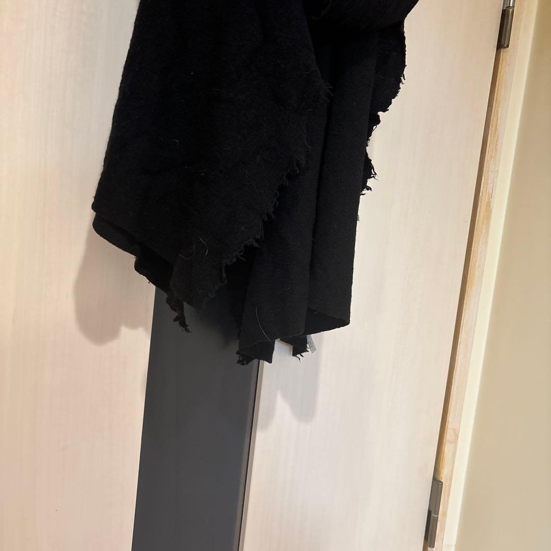 ファリエロサルティ　黒　ロングマフラー