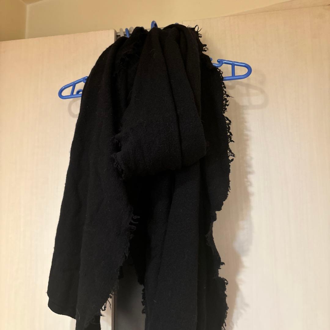 ファリエロサルティ　黒　ロングマフラー