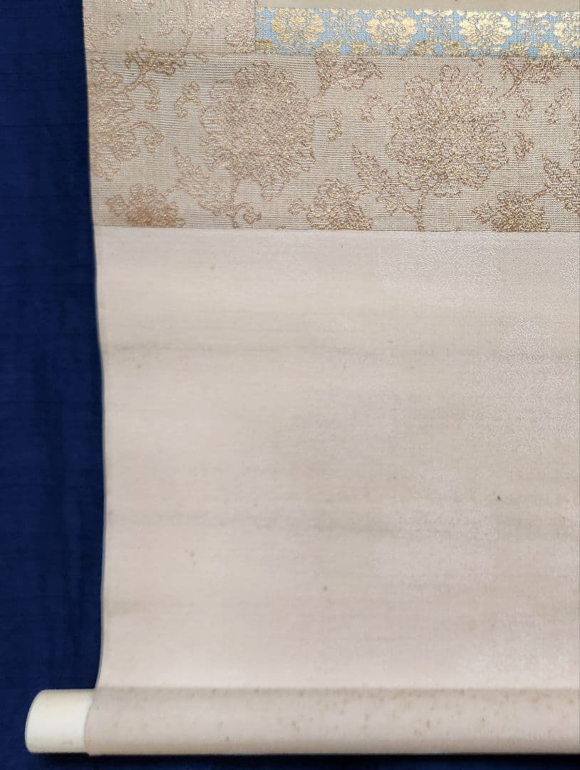 【彩鯉図】島津華山 2687 共箱二重箱仕立 掛け軸 肉筆 白コイ