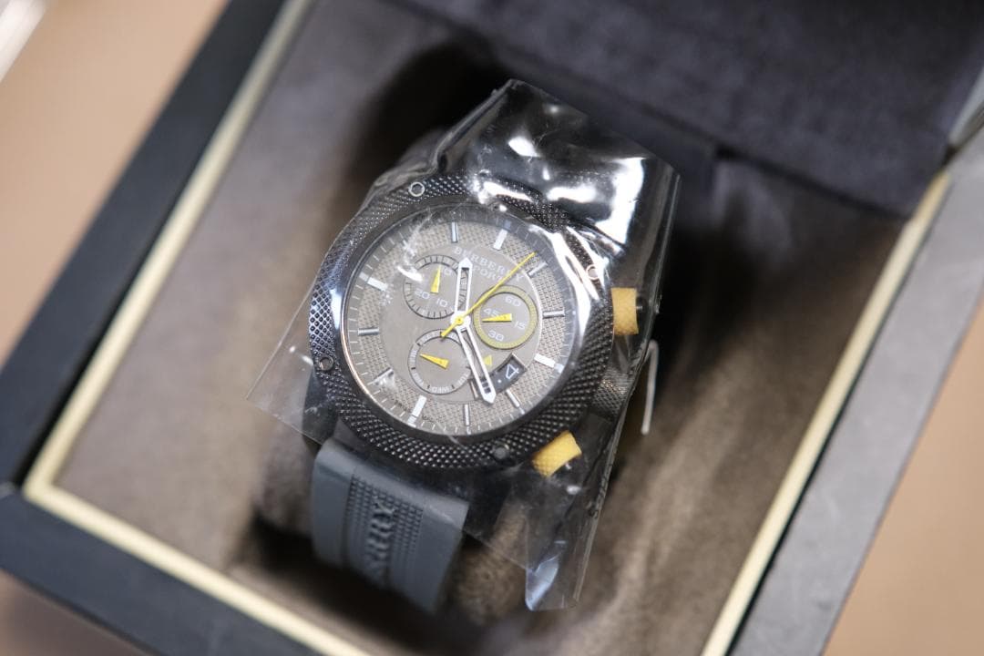 Burberry Sport グレー クロノグラフ 腕時計 （BU7713）