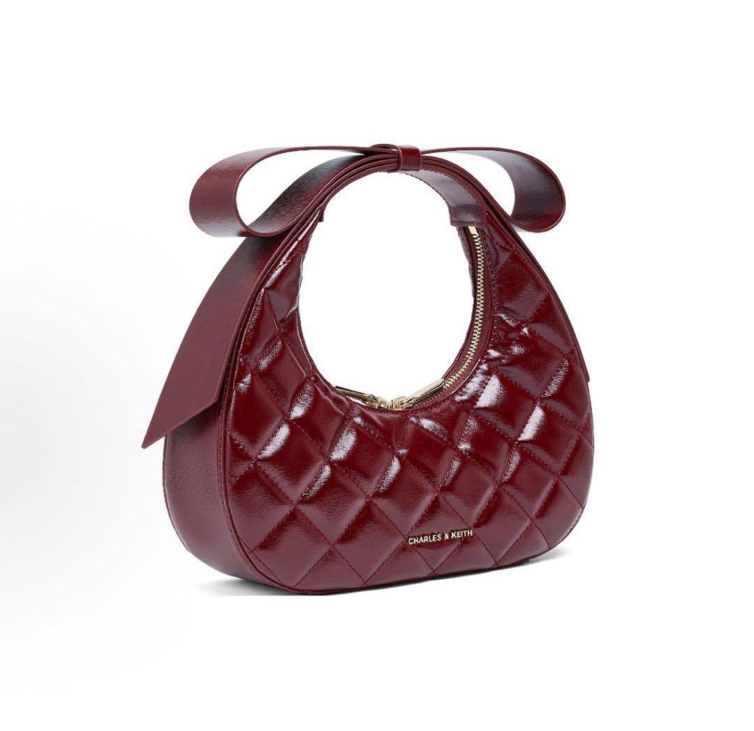 チャールズアンドキース クレセントバッグ