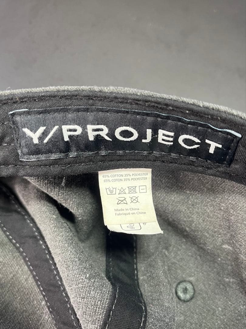 ウ*ニ様 Y/PROJECT 定番 ロゴ刺繍ダメージ加工キャップ