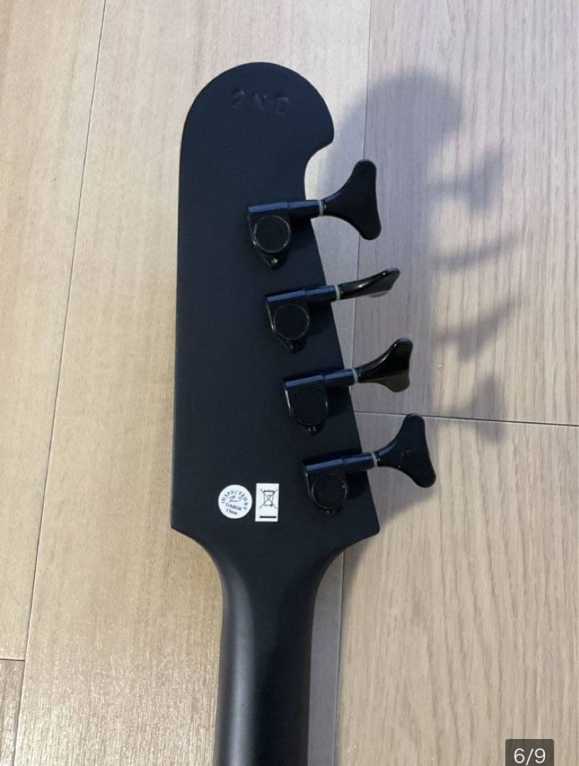 エピフォン　ブラックバードベース　モトリークルー　ニッキーシックス