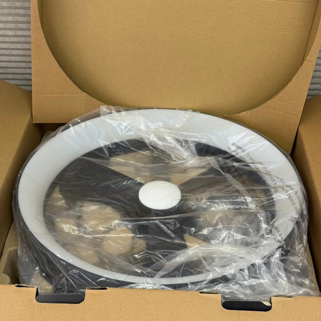 ☆未使用　ARTIKA　LEDシーリングファン　FAN-AUR-C4BL