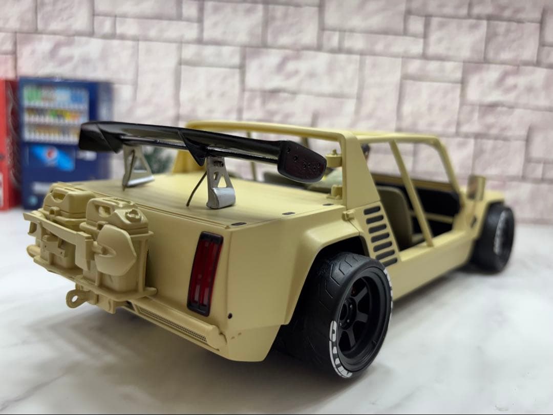 1/18ミニカー ランボルギーニ チーター　カスタム　フィギュア2体付き