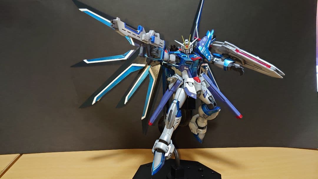 HGライジングフリーダムガンダムとイモータルジャスティスガンダム