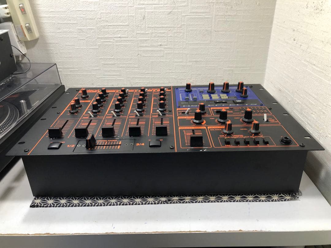 Roland ローランド　DJ-2000