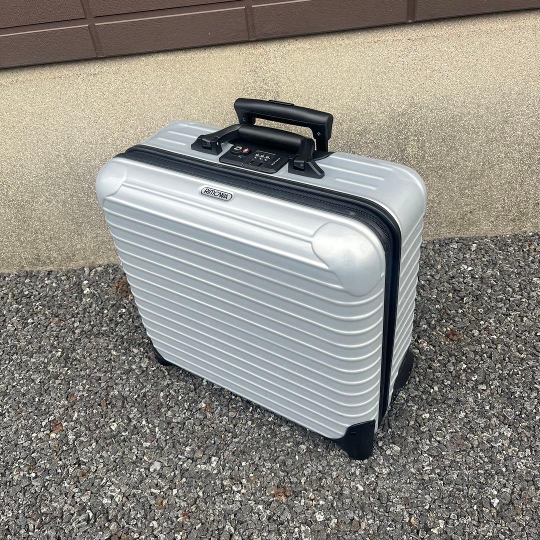 【美品】リモワ　サルサ　ビジネストローリー　機内持込可　TSA搭載 23L