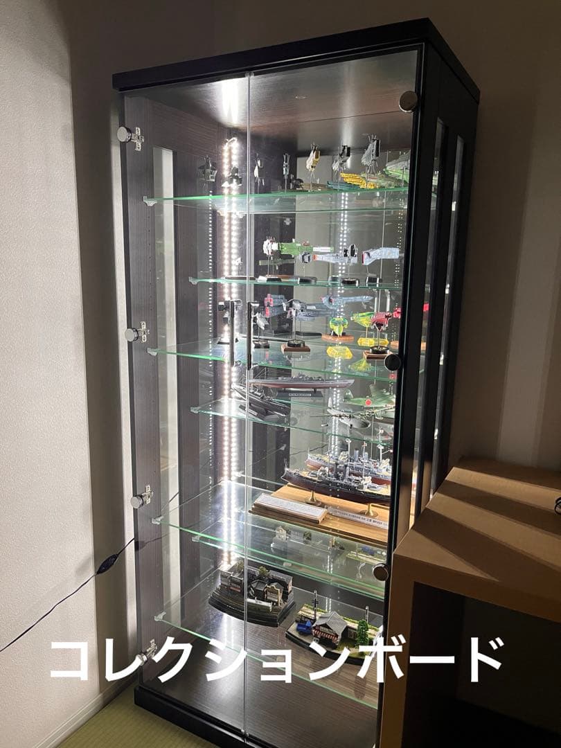 【美品】大川家具　LEDライト付きコレクションボード　ガラスショーケース