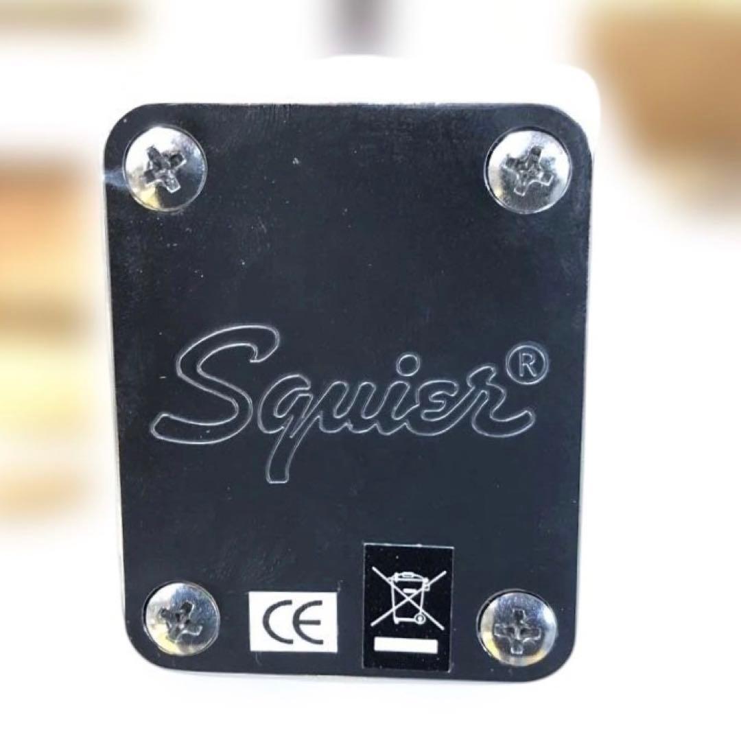 【美品】　エレキギター　 Squier（スクワイヤー）　ストラトタイプ　ホワイト