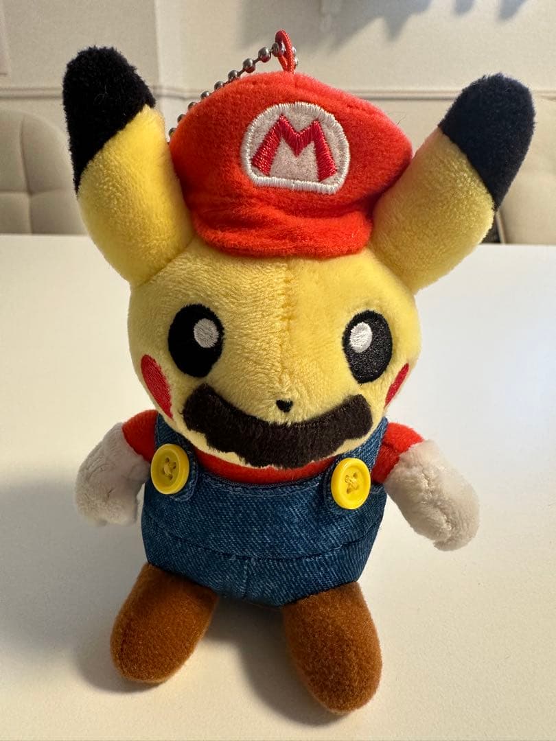 【美品】マリオピカチュウ キーホルダー