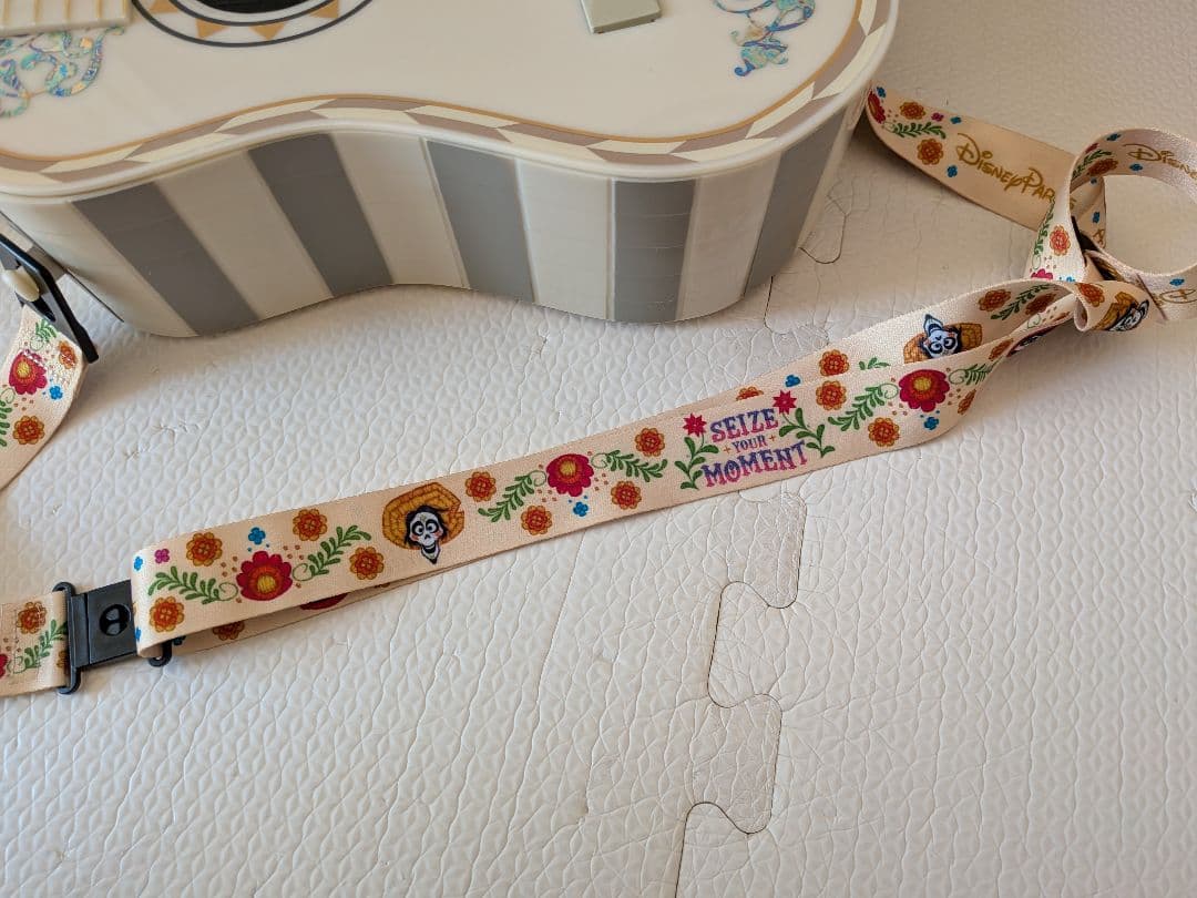 ディズニーパーク　リメンバーミーCOCOギター　ポップコーン　海外限定