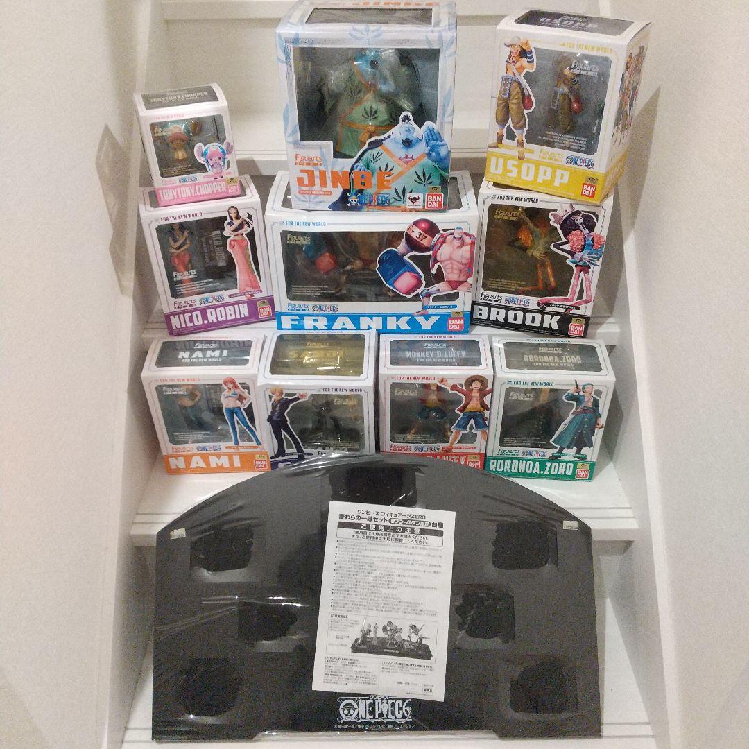 ワンピース　麦わらの一味　フィギュア セブンイレブン