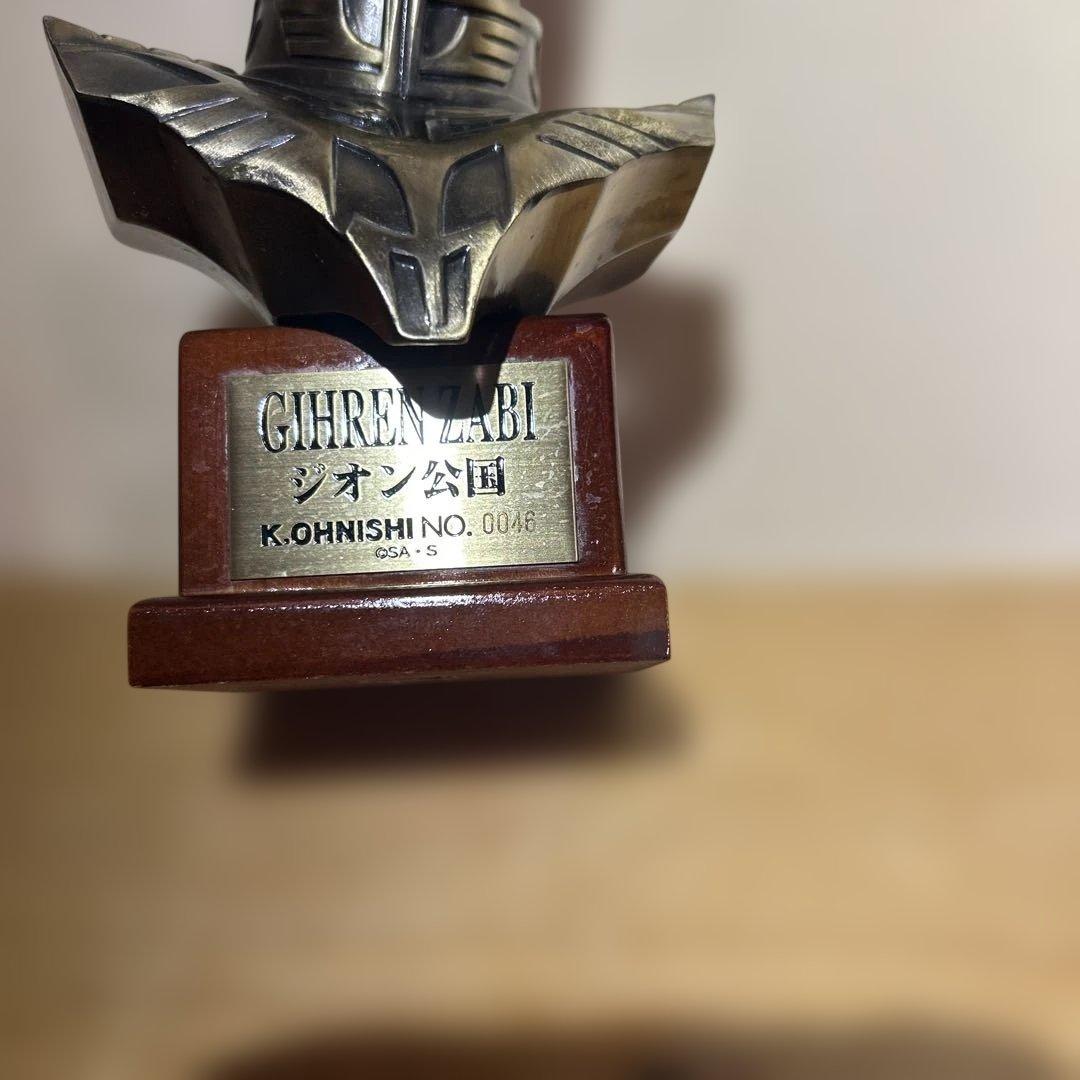 ギレン・ザビ バストアップ像