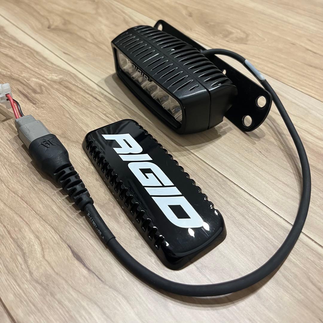 ズーマー Rigid Industries Q2 6-LED ヘッドライト