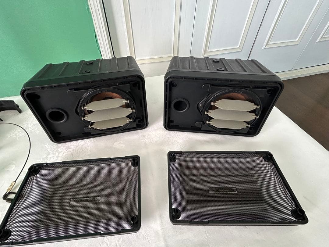 BOSE101SDVMと横棒用天吊り金具