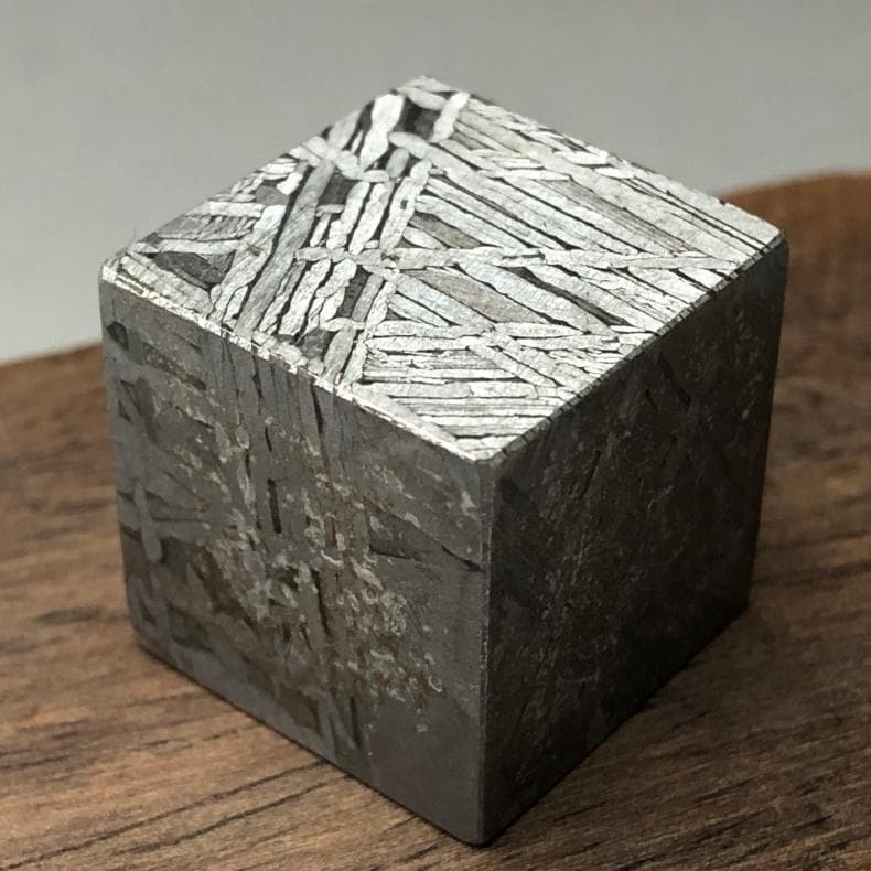 アルタイ隕石　隕石　メテオライト 立方体　 鉄隕石　重さ65ｇ