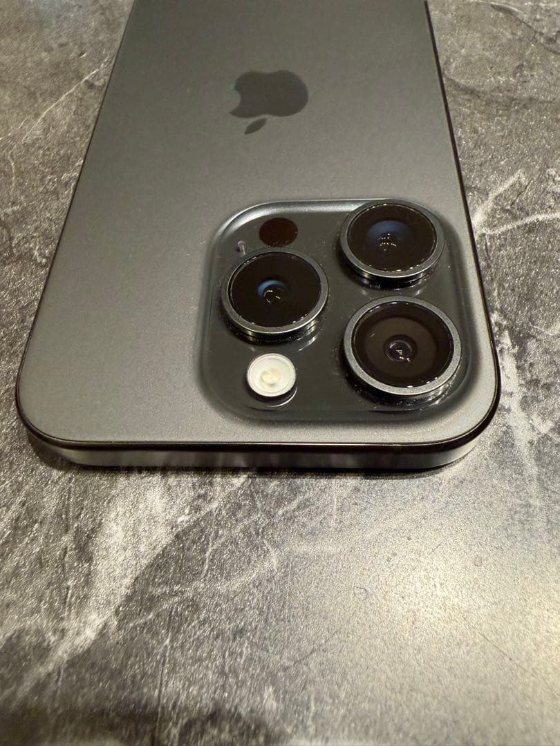 (美品) Apple iPhone 15 Pro ブラック+ケース2種、フィルム