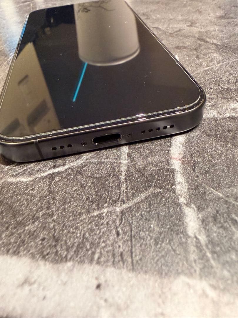 (美品) Apple iPhone 15 Pro ブラック+ケース2種、フィルム