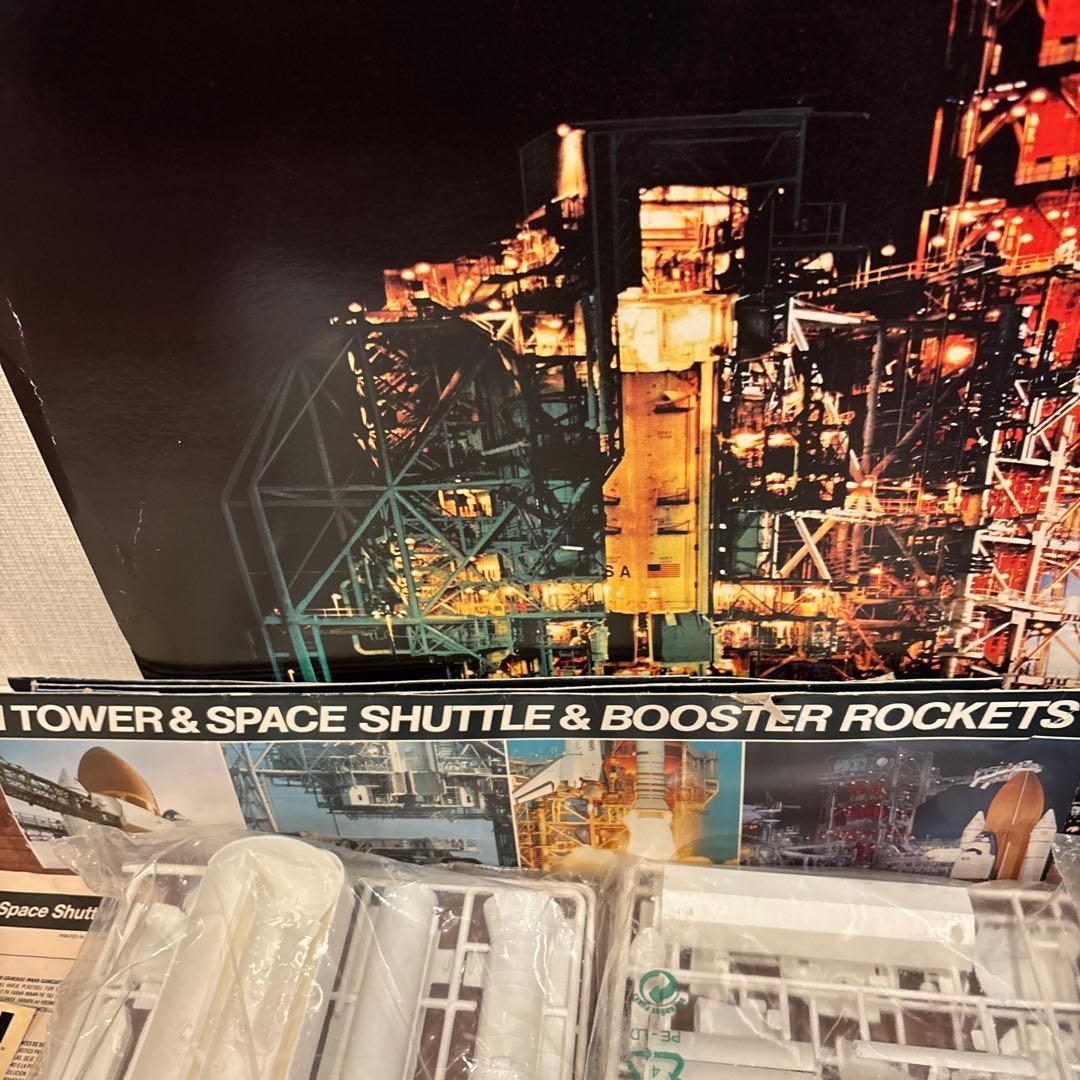 【未組立セット】スペースシャトル　打ち上げ発射台　アルマゲドン　プラモデル