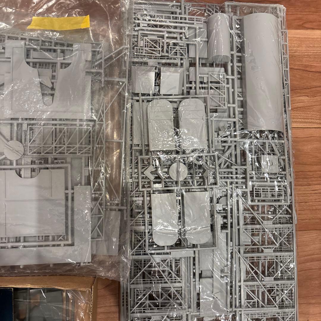 【未組立セット】スペースシャトル　打ち上げ発射台　アルマゲドン　プラモデル