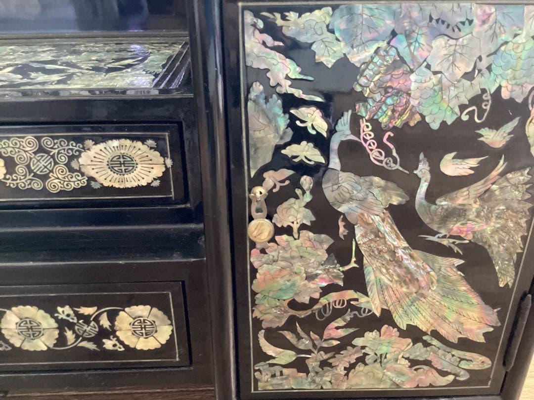 韓国伝統工芸　螺鈿細工漆塗り　青貝象嵌細工の黒木製収納家具　ヴィンテージ　希少品