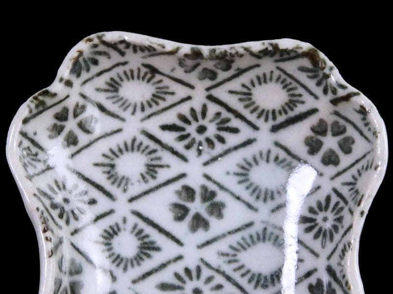 古伊万里　型刷印判　桜に菊花紋　変形皿　D288AS-CWf