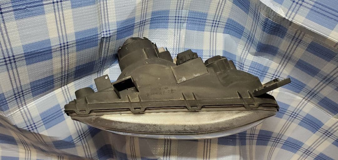 三菱ふそうスーパーグレート右側HIDヘッドライト全点灯確認済（運転席）