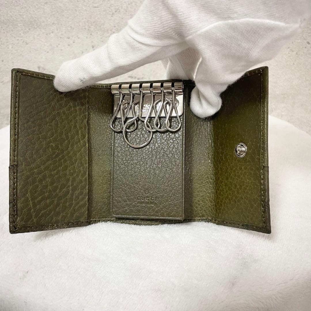 GUCCI グッチ　キーケース　シマ　レザー　GG 　本革　カーキ