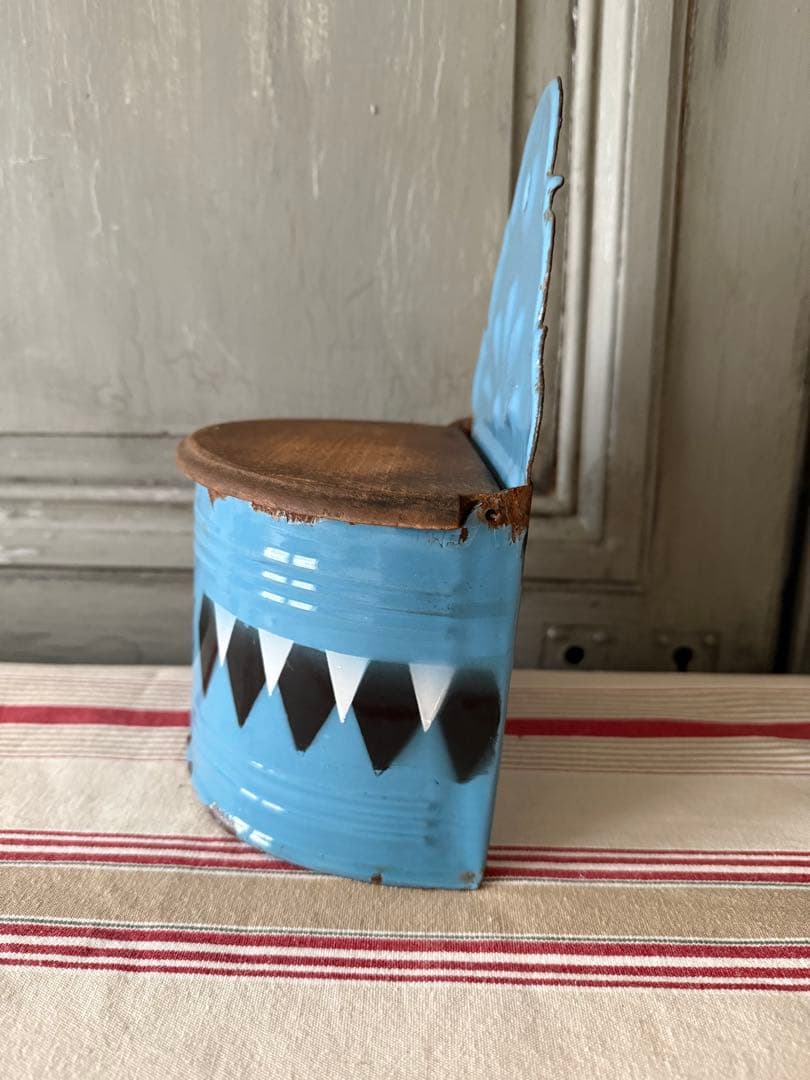 フランスアンティーク　ブルーのホーローのSEL缶